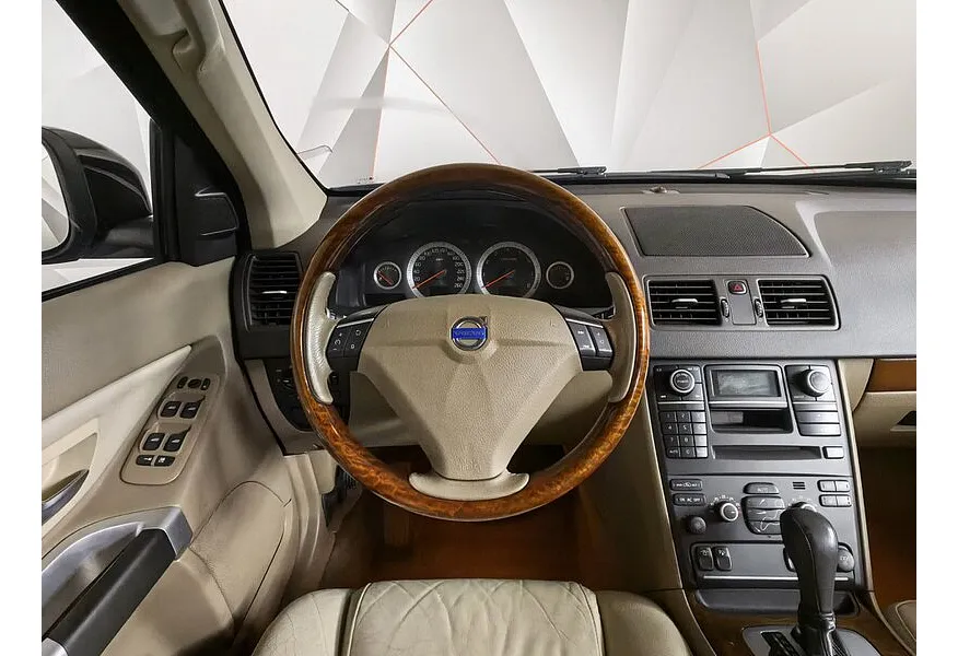 Volvo XC90 2.5 T5 Geartronic AWD (5 мест) (210 л.с.) Черный в АВИЛОН. Слайд №20