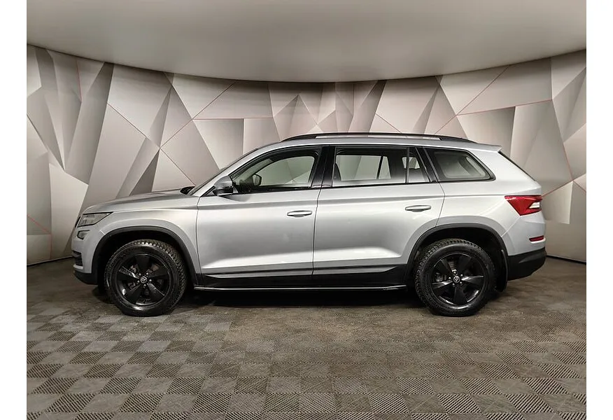 Skoda Kodiaq 1.4 TSI DSG (150 л.с.) Серебристый в АВИЛОН. Слайд №4
