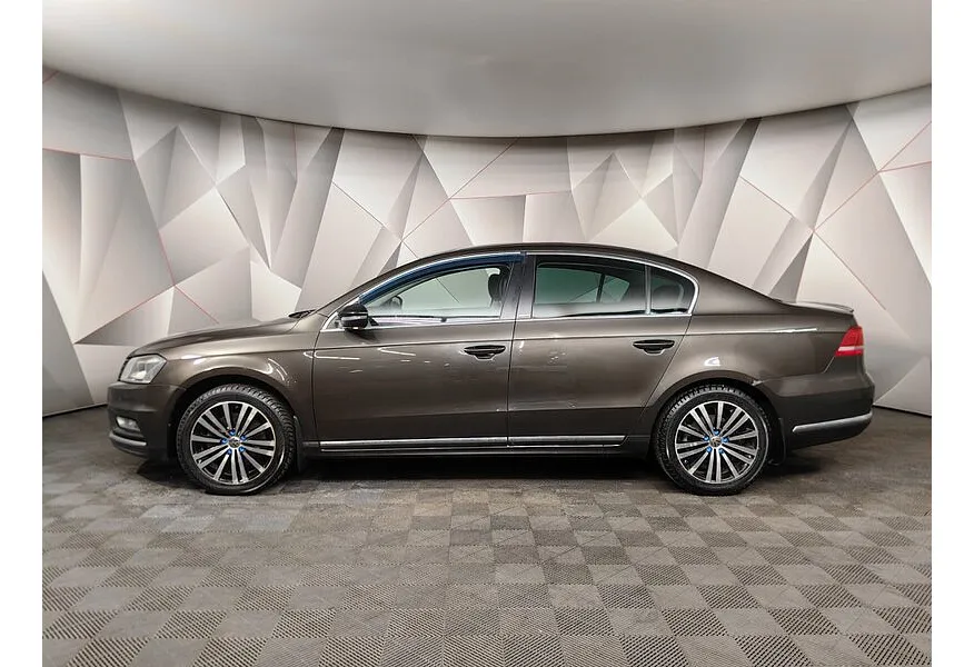 Volkswagen Passat 1.8 TSI DSG (152 л.с.) Коричневый в АВИЛОН. Слайд №5