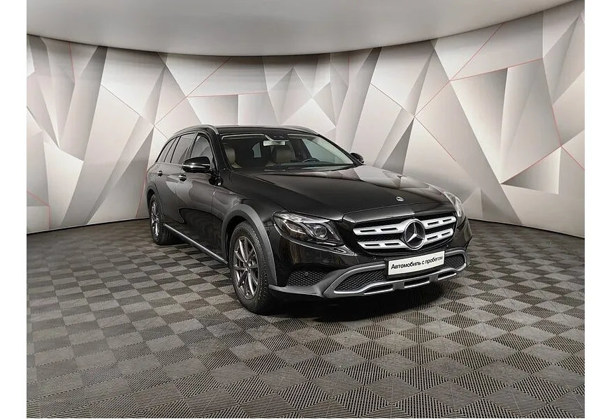 Mercedes-Benz E-Класс E 220 d 4MATIC 9G-TRONIC (194 л.с.) Luxury Черный в АВИЛОН. Слайд №3