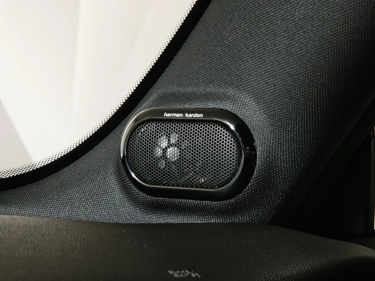 MINI 3 двери Cooper S 2.0 AMT (192 л.с.) Красный в АВИЛОН. Слайд №17
