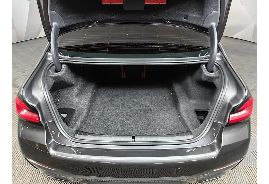 BMW 5 серия 530d xDrive Steptronic (249 л.с.) M Sport Pro Серый в АВИЛОН. Слайд №9