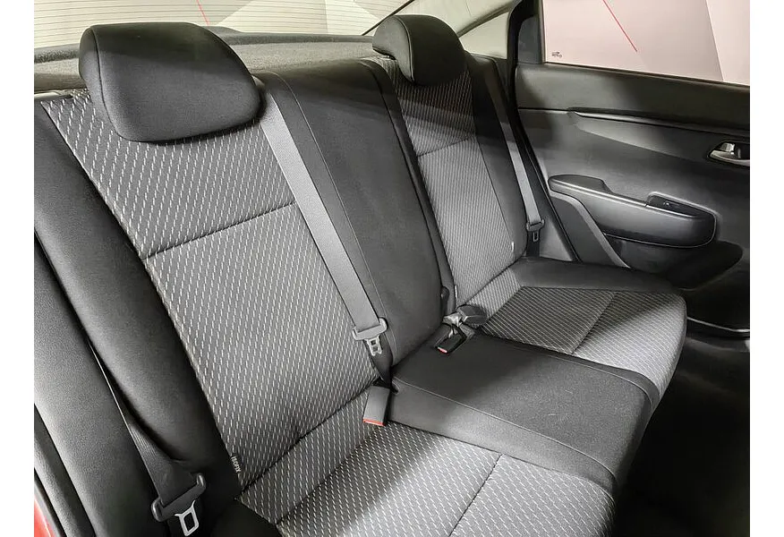 Kia Rio 1.6 MT (123 л.с.) Красный в АВИЛОН. Слайд №17