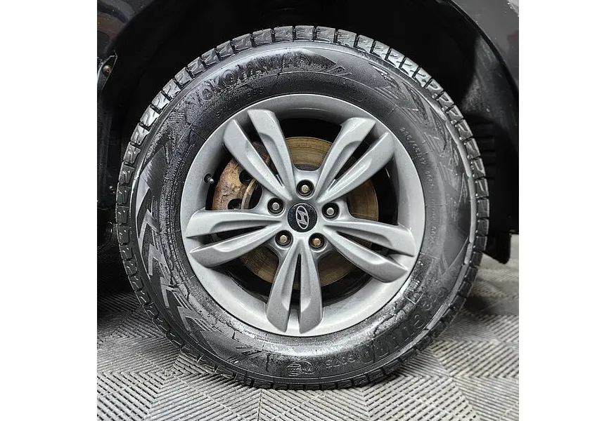 Hyundai Santa Fe 2.4 AT 4WD (174 л.с.) Черный в АВИЛОН. Слайд №9