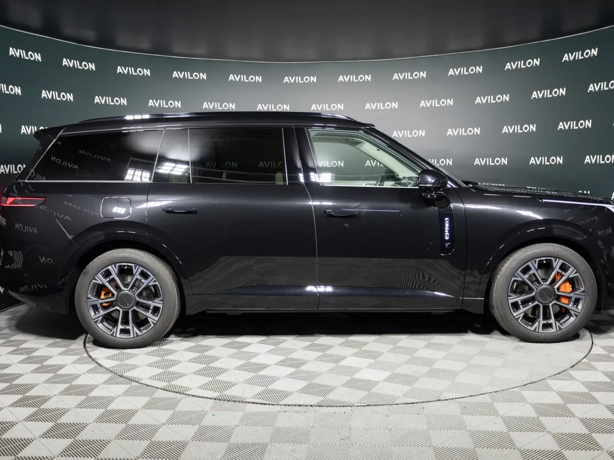 Lynk & Co 900 2.0 AT 4WD (884 л.с.) Ultra Черный в АВИЛОН. Слайд №2