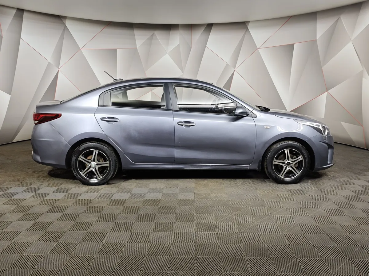 Kia Rio 1.6 AT (123 л.с.) Luxe Серый в АВИЛОН. Слайд №6