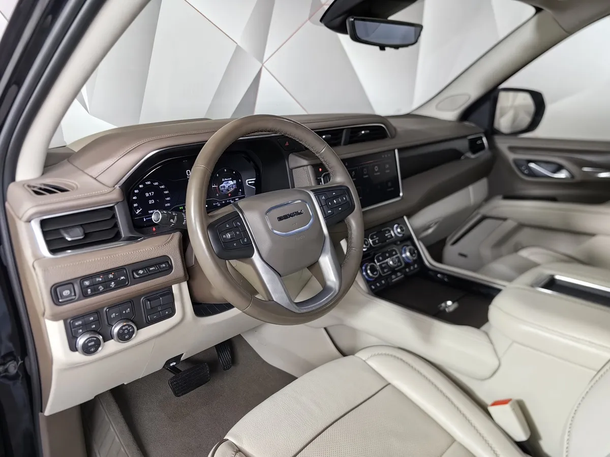 GMC Yukon 6.2 AT 4WD (420 л.с.) Черный в АВИЛОН. Слайд №19