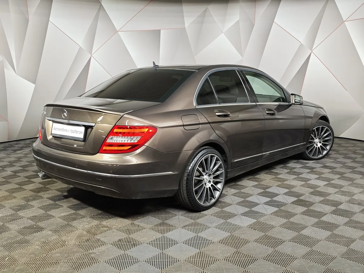 Mercedes-Benz C-Класс C 250 BlueEfficiency 7G-Tronic Plus (204 л.с.) Avangarde Sport+ Коричневый в АВИЛОН. Слайд №2