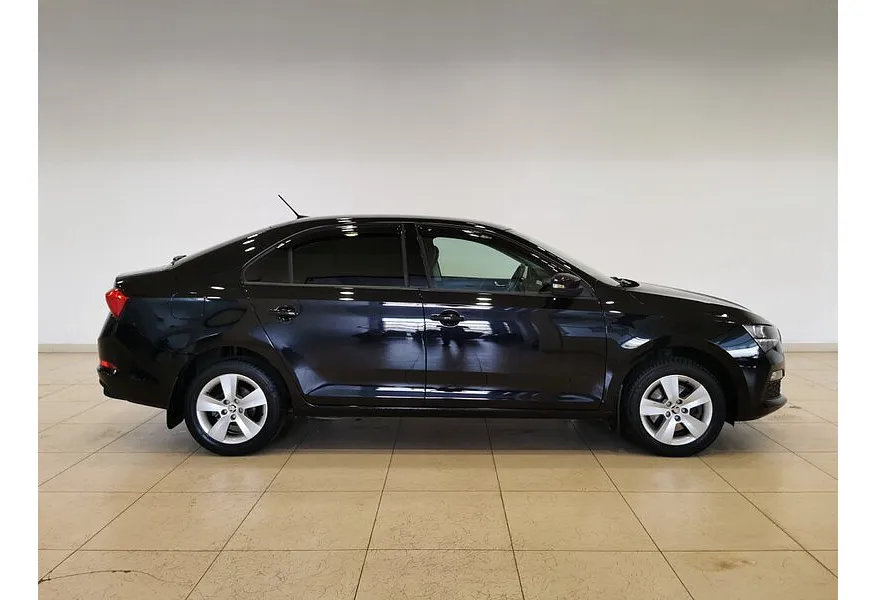 Skoda Rapid 1.6 AT (110 л.с.) Черный в АВИЛОН. Слайд №6
