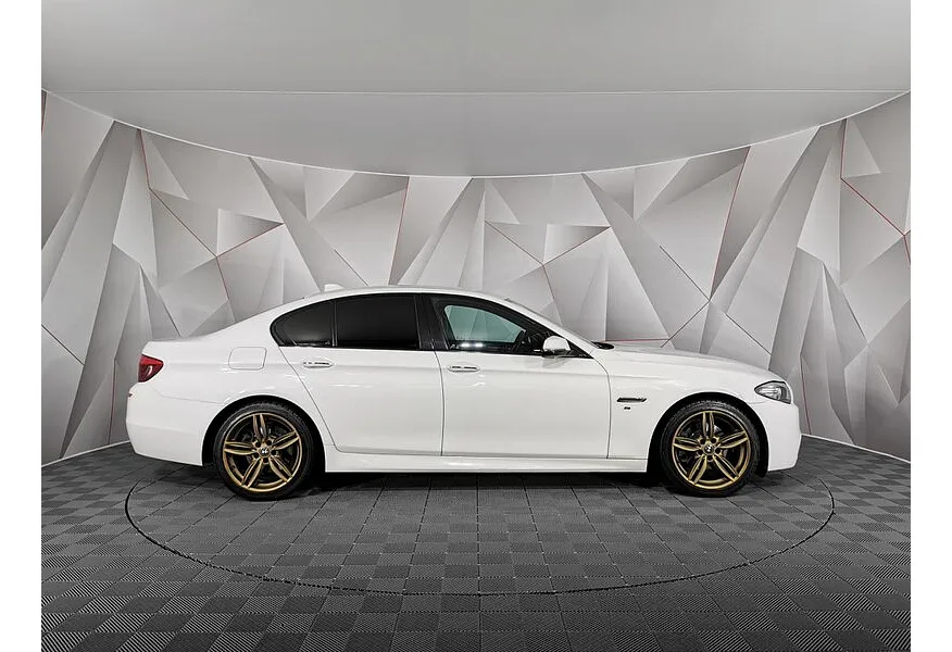BMW 5 серия 520i AT (184 л.с.) Белый в АВИЛОН. Слайд №6