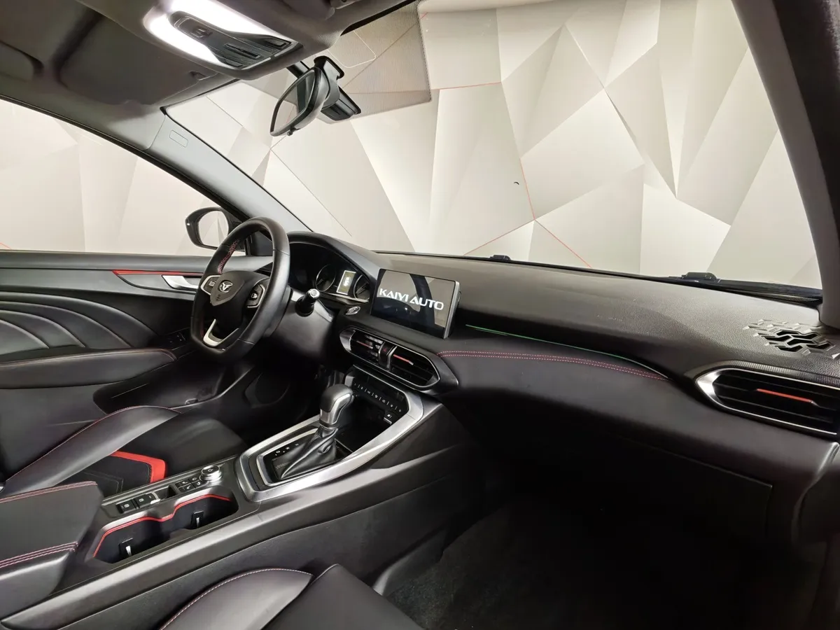 Kaiyi E5 1.5 CVT 2WD (147 л.с.) Luxury Красный в АВИЛОН. Слайд №13