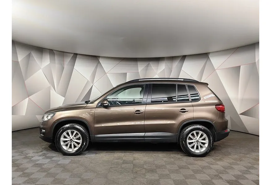 Volkswagen Tiguan 2.0 TSI 4Motion AT (180 л.с.) CLUB Коричневый в АВИЛОН. Слайд №5
