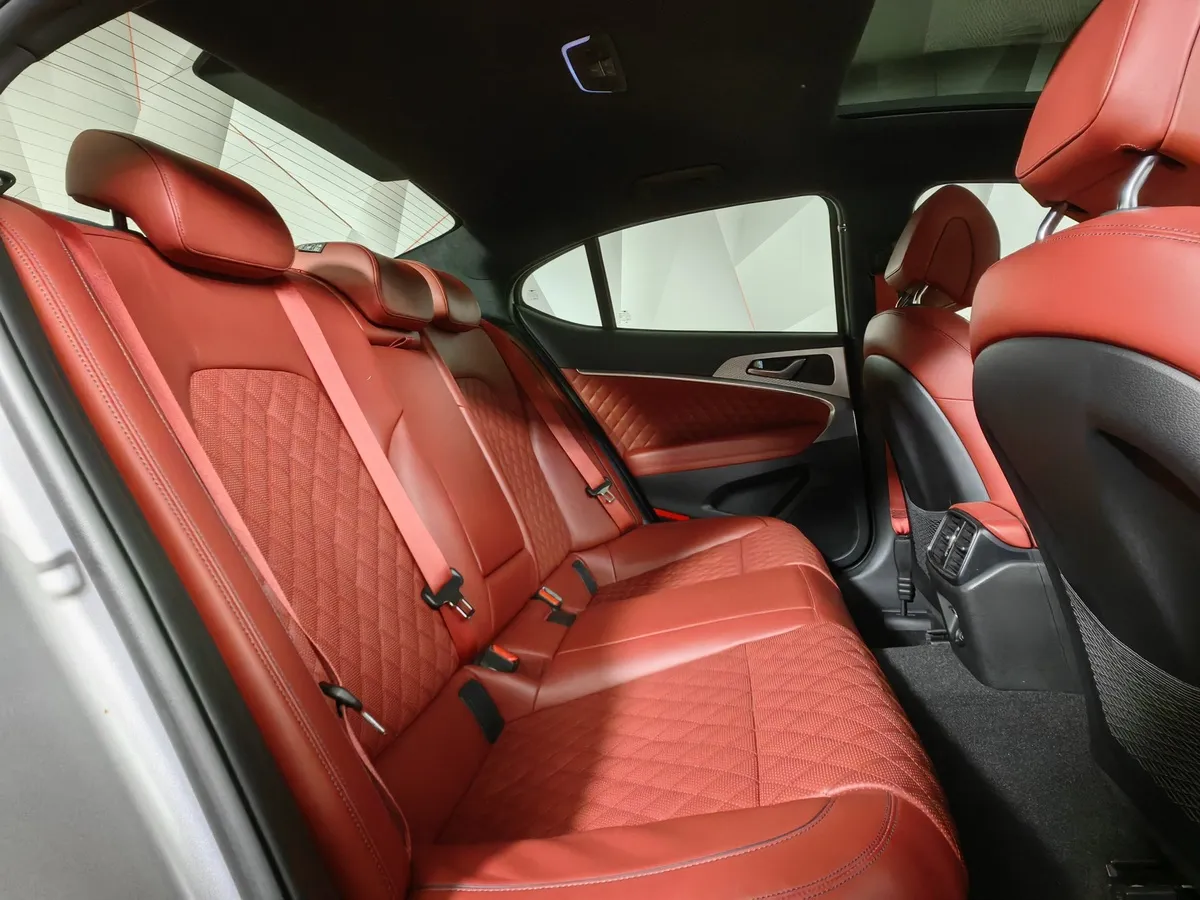Genesis G70 3.3 T-GDI AT AWD (370 л.с.) Ultimate Серый в АВИЛОН. Слайд №16