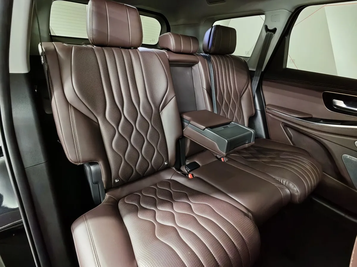 EXEED VX 2.0 AT AWD (249 л.с.) 7 мест President Черный в АВИЛОН. Слайд №17
