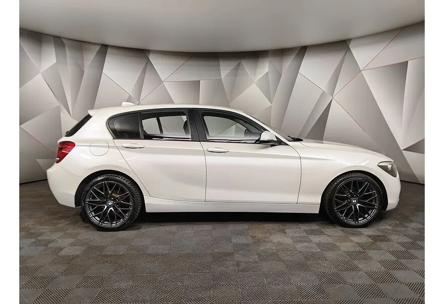 BMW 1 серия 116i AT (136 л.с.) Белый в АВИЛОН. Слайд №6