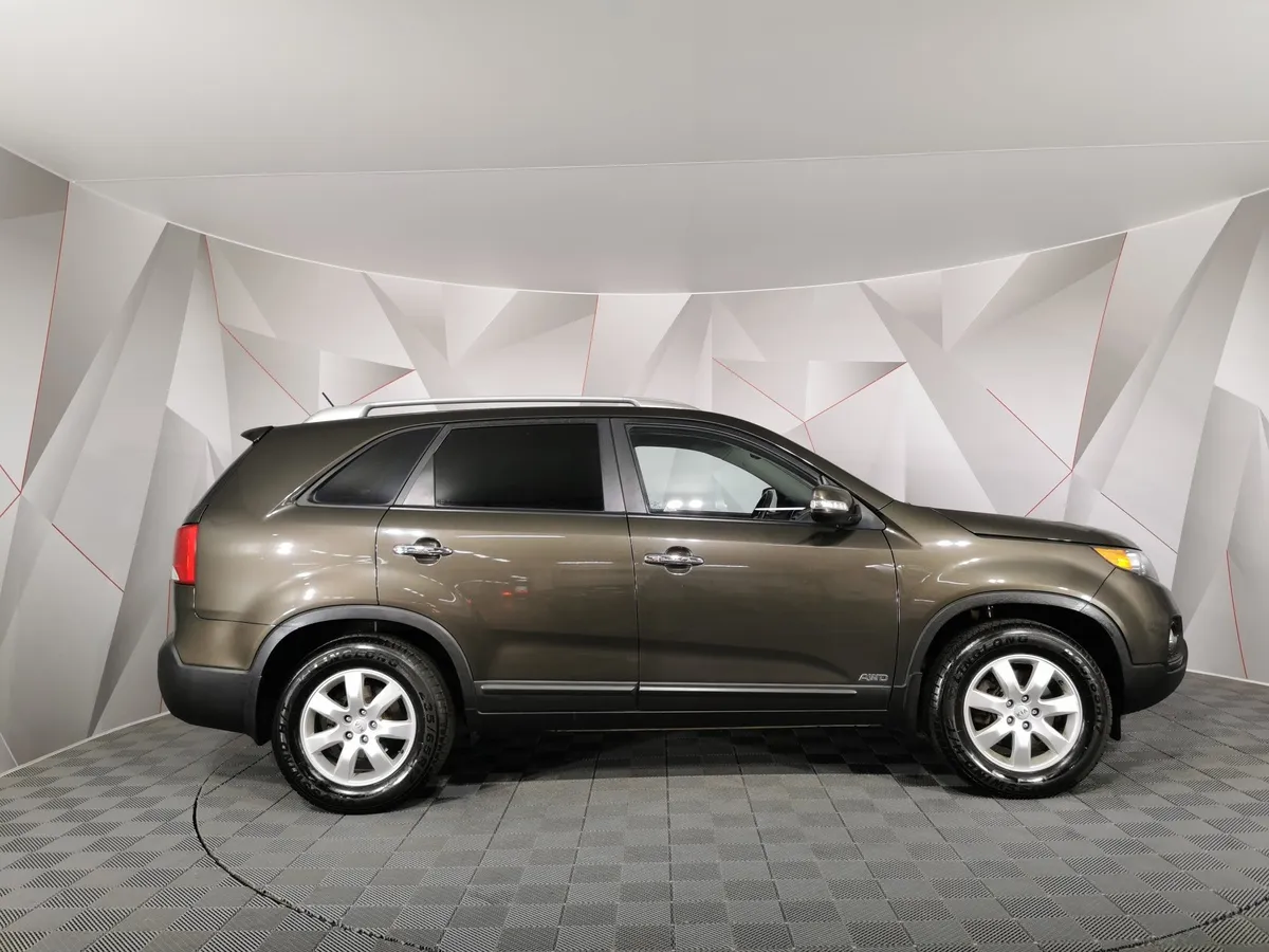 Kia Sorento 2.4 AT 4WD (175 л.с.) Comfort Коричневый в АВИЛОН. Слайд №6