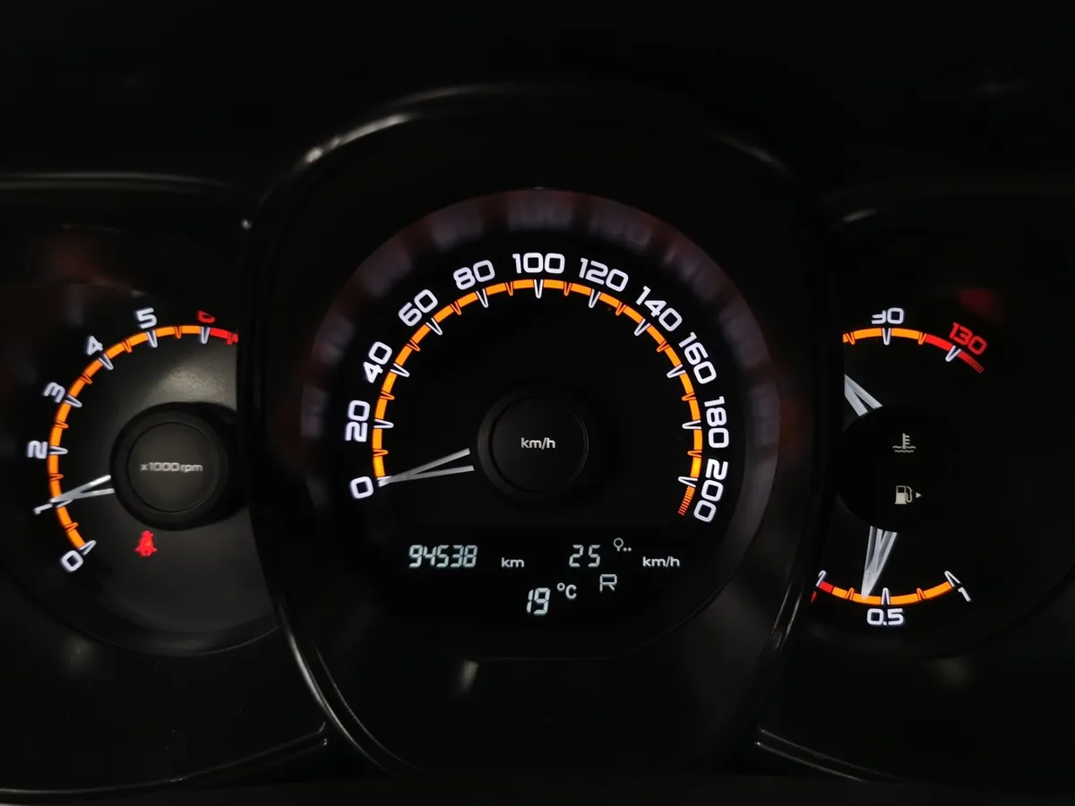 ВАЗ (Lada) Vesta 1.6 CVT (113 л.с.) Luxe Multimedia Коричневый в АВИЛОН. Слайд №16