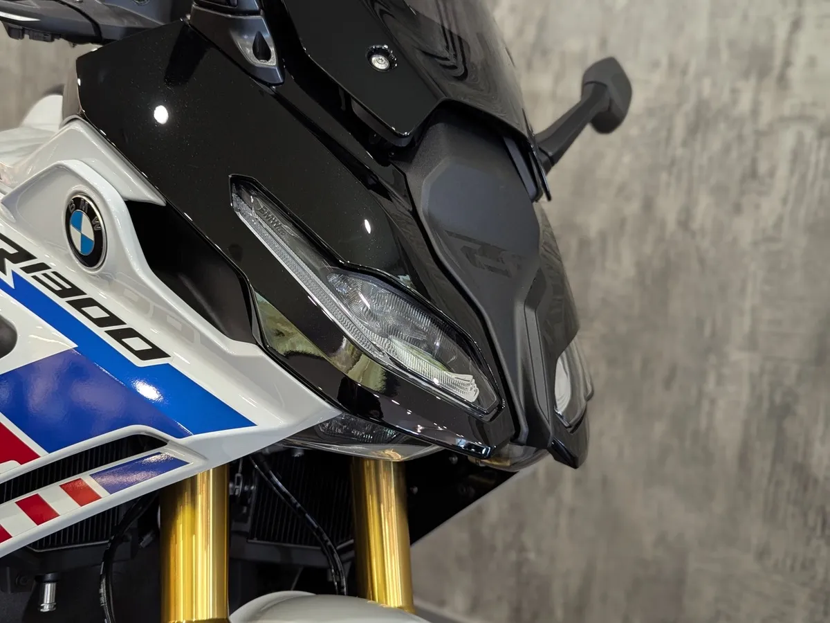 BMW Motorrad R 1300 RS 1300 см³ (145 л.с.) (145) 1300 Белый в АВИЛОН. Слайд №7