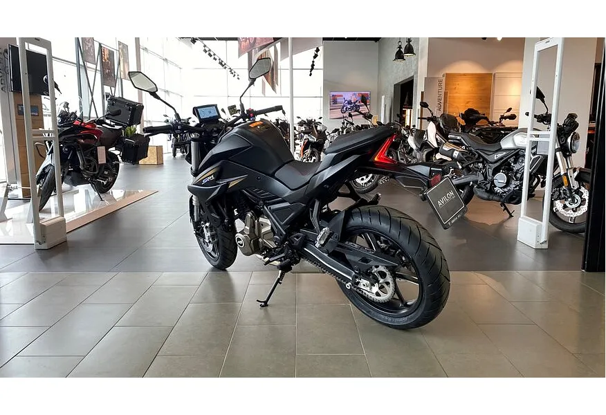 АВИЛОН - QJMOTOR SRK 700 700 см³ (73 л.с.) 700 Черный - slide 6