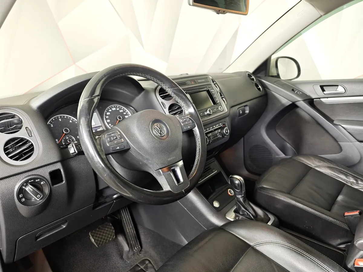 Volkswagen Tiguan 2.0 TDI 4Motion AT (140 л.с.) Track & Style Белый в АВИЛОН. Слайд №19