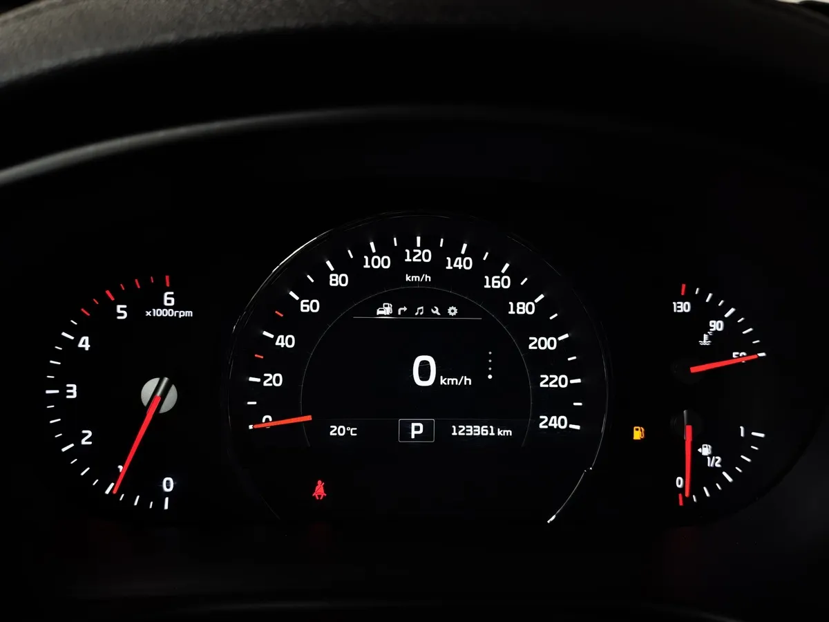 Kia Sorento 2.2 CRDi AT AWD (200 л.с.) Серый в АВИЛОН. Слайд №18