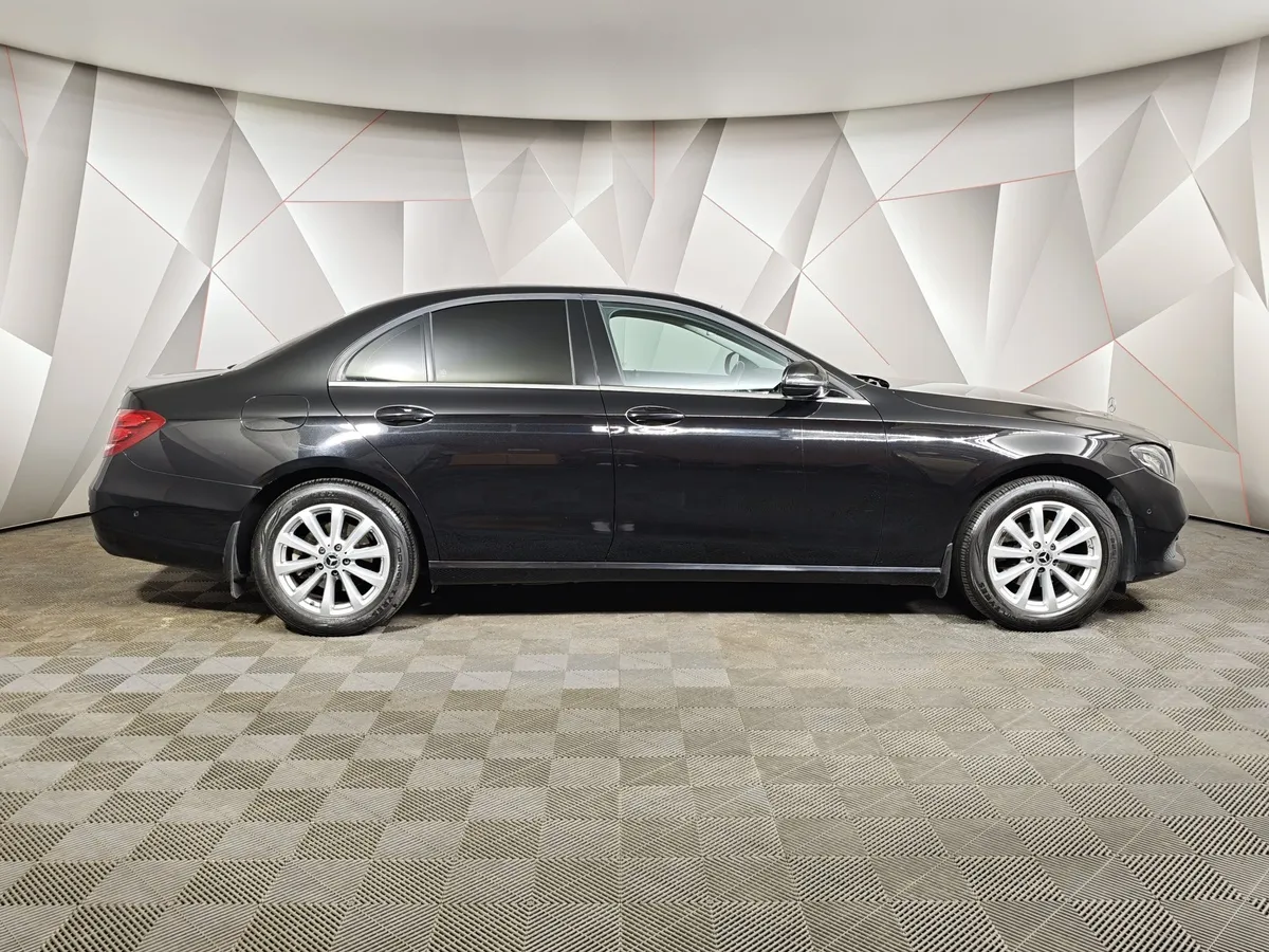 Mercedes-Benz E-Класс E 200 9G-TRONIC (197 л.с.) Черный в АВИЛОН. Слайд №6