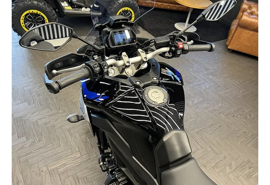 Yamaha Tracer 900 847 см³ (115 л.с.) (115) 847 Черный в АВИЛОН. Слайд №2