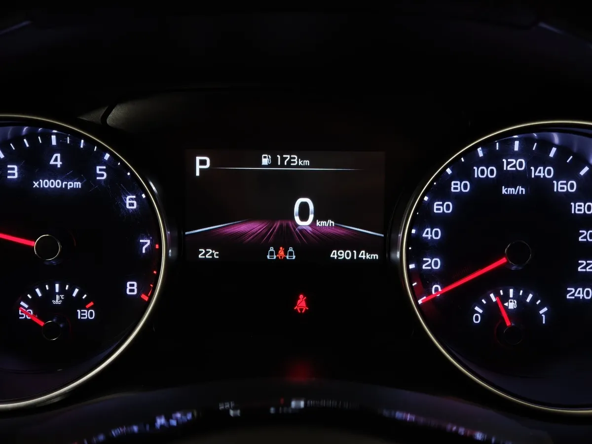 Kia Ceed 1.6 MPI AT (128 л.с.) Luxe Черный в АВИЛОН. Слайд №17