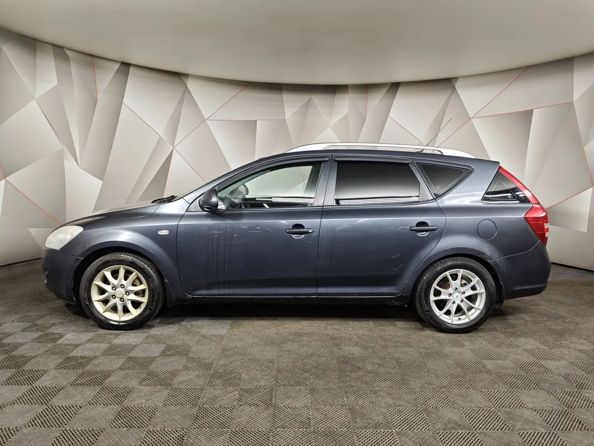 Kia Ceed 1.4 MT (109 л.с.) Серый в АВИЛОН. Слайд №5