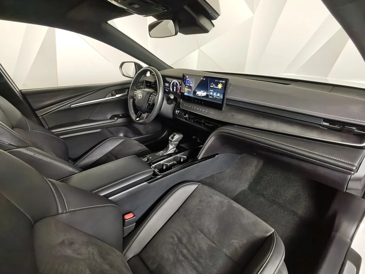 Toyota Camry 2.0 AT (173 л.с.) Sport Белый в АВИЛОН. Слайд №13