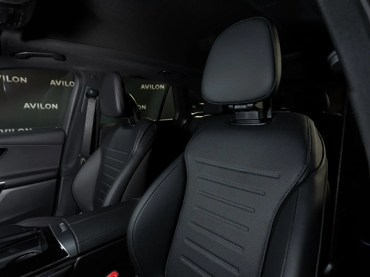 Mercedes-Benz GLC 300 4MATIC 9G-TRONIC (258 л.с.) Серый в АВИЛОН. Слайд №11