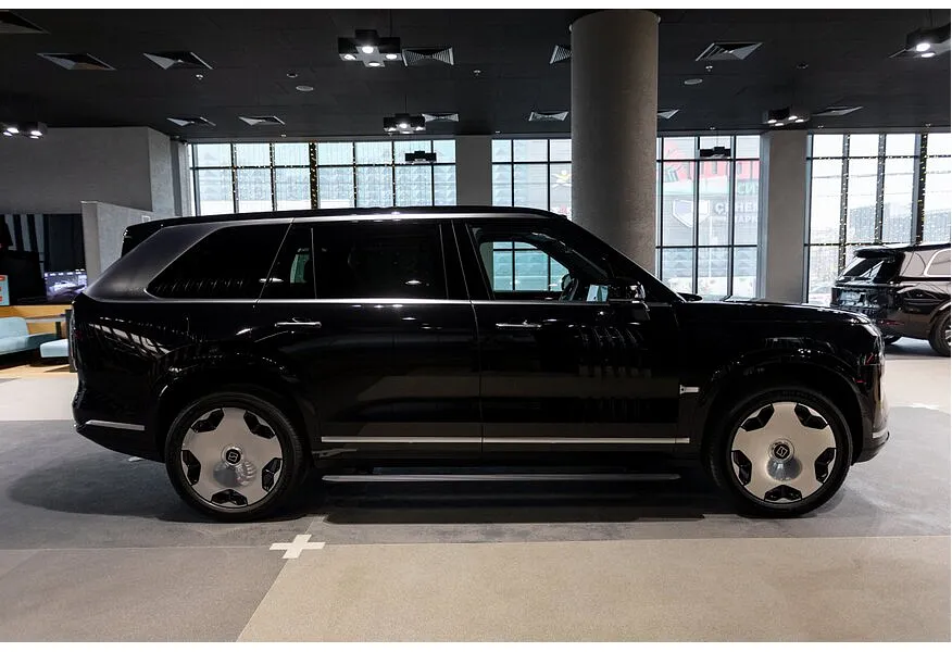 Zeekr 9X 2.0h AT 4WD (1177 л.с.) Ultra Черный в АВИЛОН. Слайд №3