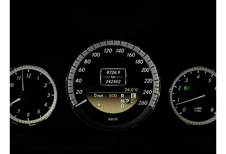 Mercedes-Benz E-Класс E 200 T BlueEfficiency 7G-Tronic Plus (184 л.с.) Черный в АВИЛОН. Слайд №18