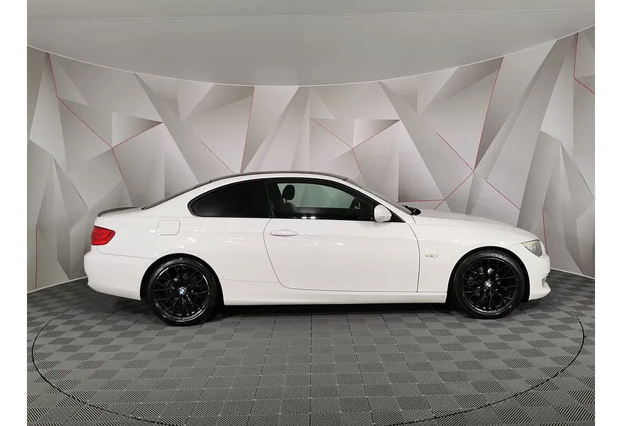 LIVE. Слайд №3