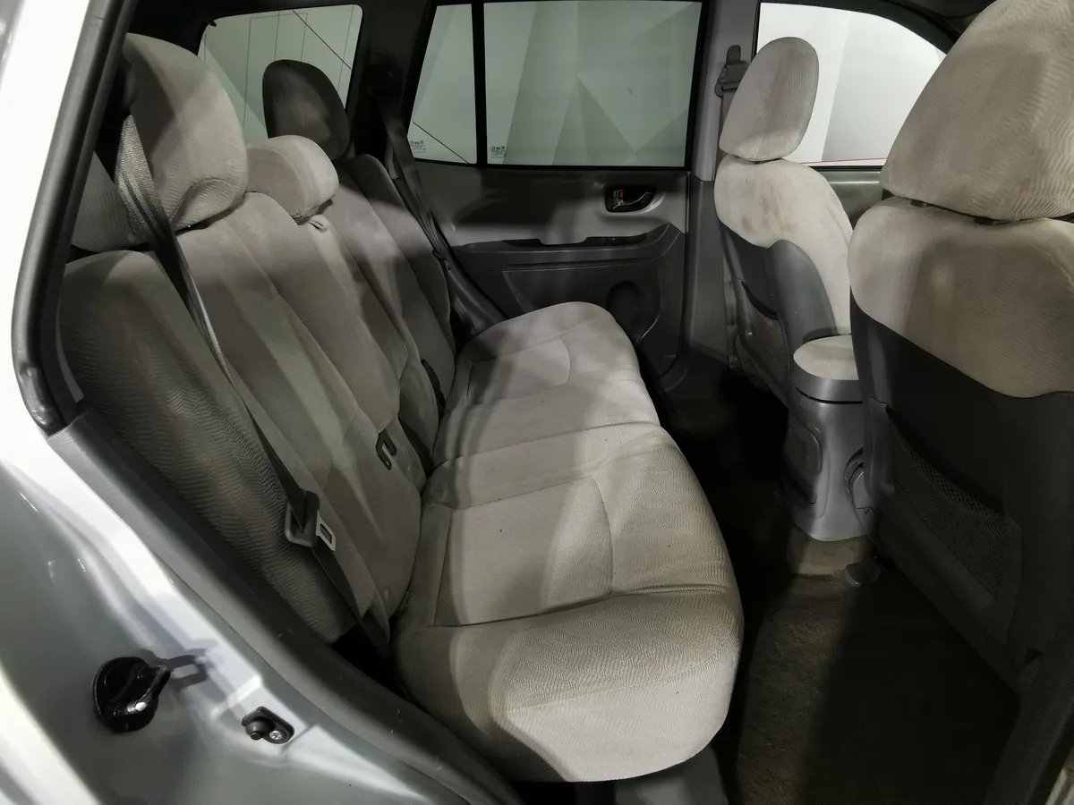 Hyundai Santa Fe 2.7 AT (173 л.с.) Серебристый в АВИЛОН. Слайд №14