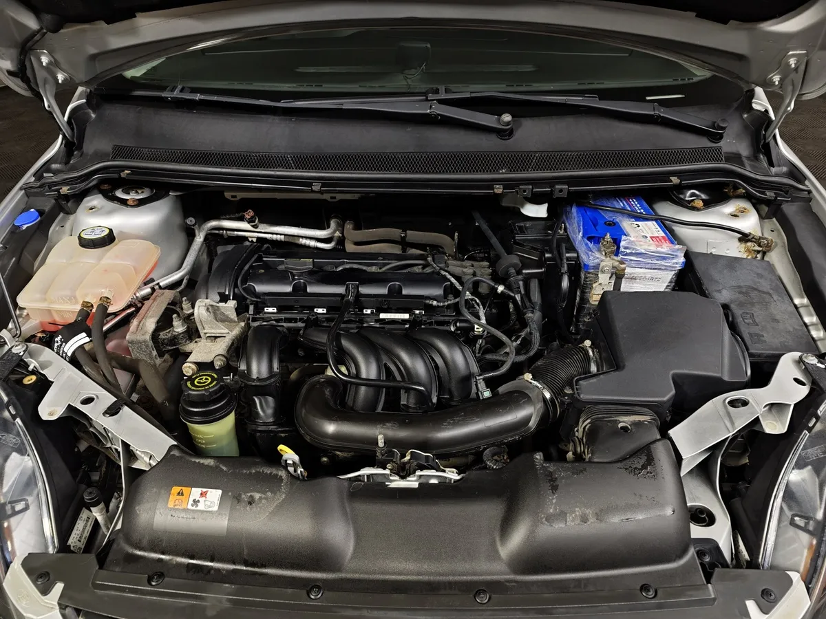 Ford Focus 1.6 AT (101 л.с.) Titanium Серебристый в АВИЛОН. Слайд №11