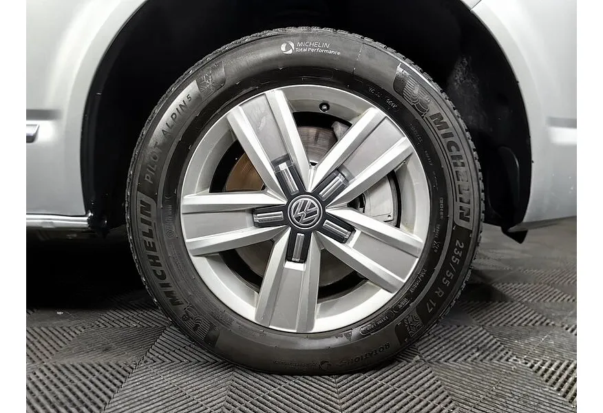 АВИЛОН - Volkswagen Multivan 2.0 biTDI BMT (150кВт), авт.-7 (DSG) 4Motion Comfortline Серебристый - slide 16