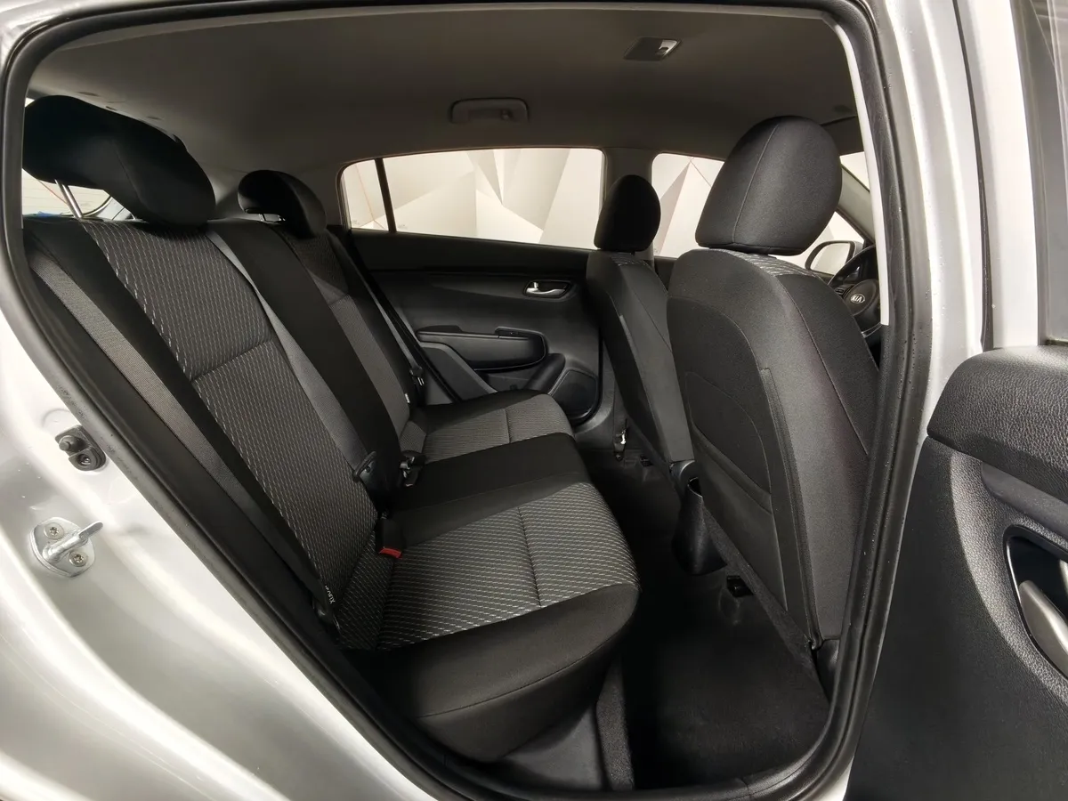 Kia Rio X-Line 1.4 AT (100 л.с.) Серый в АВИЛОН. Слайд №16