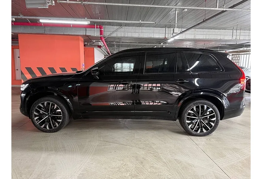 Volvo XC90 2.0 B6 mild hybrid AT AWD (7 мест) (300 л.с.) Ultra Bright Черный в АВИЛОН. Слайд №3