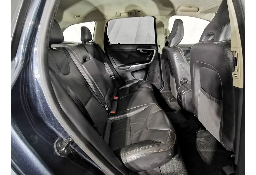 Volvo XC60 2.4 D5 AT AWD (205 л.с.) Синий в АВИЛОН. Слайд №17