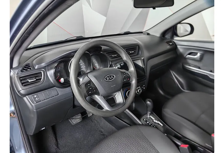 Kia Rio 1.4 AT (107 л.с.) Голубой в АВИЛОН. Слайд №17 Kia Rio 1.4 AT (107 л.с.) Голубой в АВИЛОН. Слайд №17