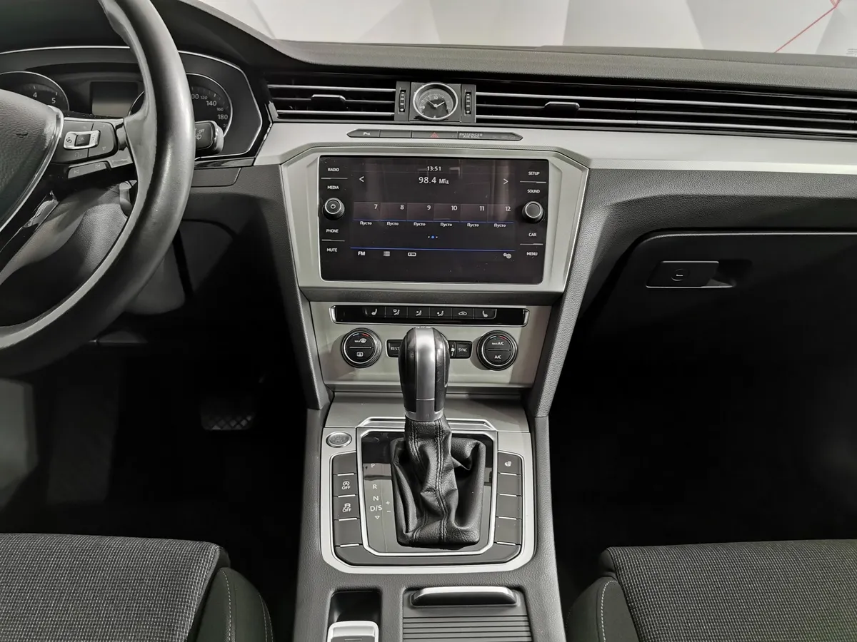 Volkswagen Passat 1.8 TSI BlueMotion DSG (180 л.с.) Comfortline Серебристый в АВИЛОН. Слайд №15