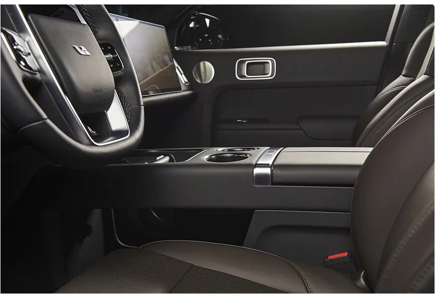 Li Auto L9 1.5 AT 4WD (449 л.с.) Ultra Черный в АВИЛОН. Слайд №20