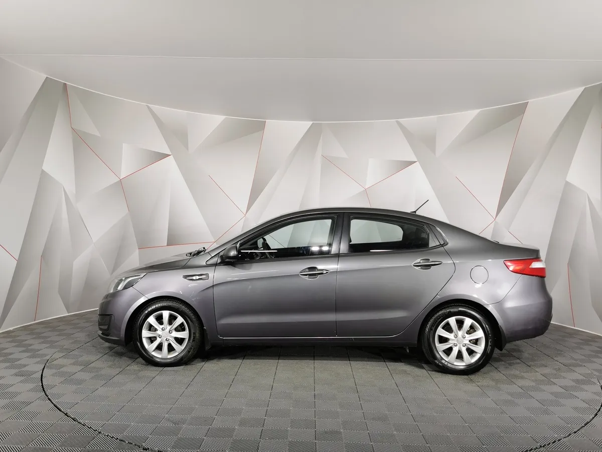 Kia Rio 1.4 AT (107 л.с.) Серый в АВИЛОН. Слайд №5