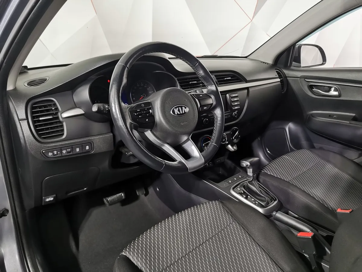 Kia Rio X-Line 1.6 AT (123 л.с.) Серый в АВИЛОН. Слайд №18