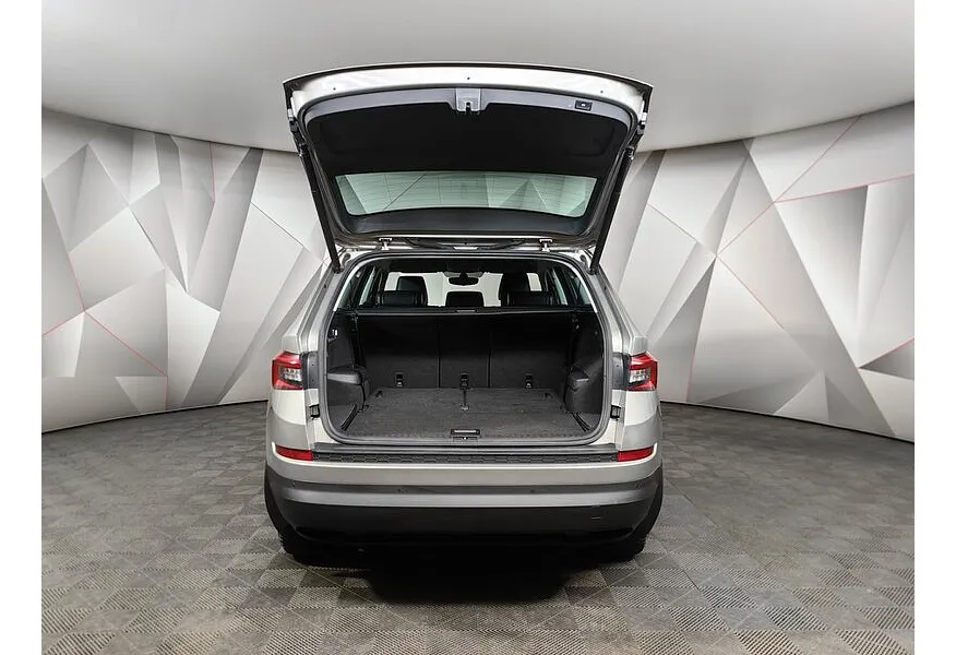 Skoda Kodiaq 2.0 TDI DSG 4X4 (150 л.с.) Бежевый в АВИЛОН. Слайд №11