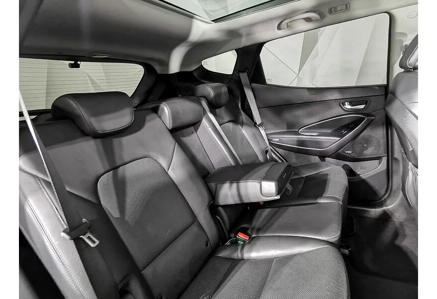 Hyundai Santa Fe 2.2 CRDi AWD 8AT (200 л.с.) High-Tech Exclusive Черный в АВИЛОН. Слайд №16