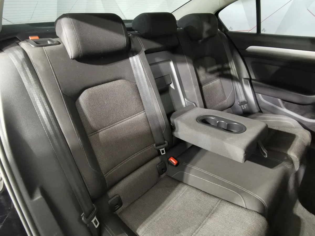 Volkswagen Passat 1.8 TSI BlueMotion DSG (180 л.с.) Comfortline Черный в АВИЛОН. Слайд №16