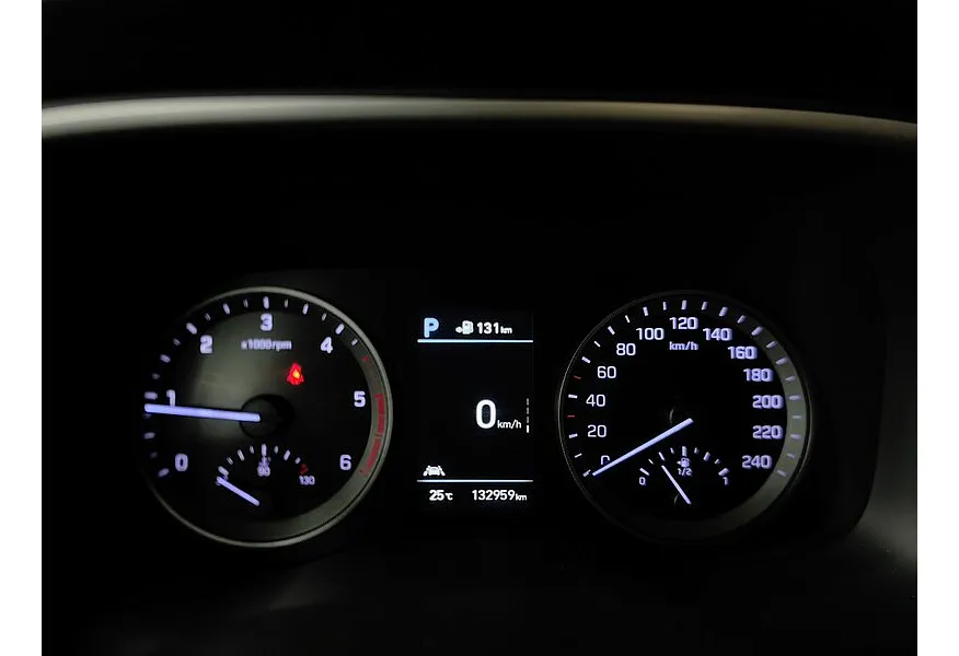 Hyundai Tucson 2.0 CRDi AT 4WD (185 л.с.) High-Tech Коричневый в АВИЛОН. Слайд №17