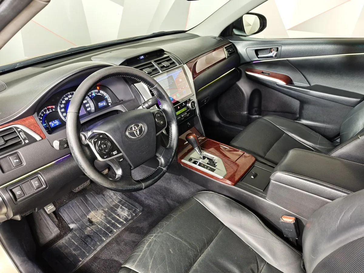 Toyota Camry 2.5 AT (181 л.с.) Бежевый в АВИЛОН. Слайд №17